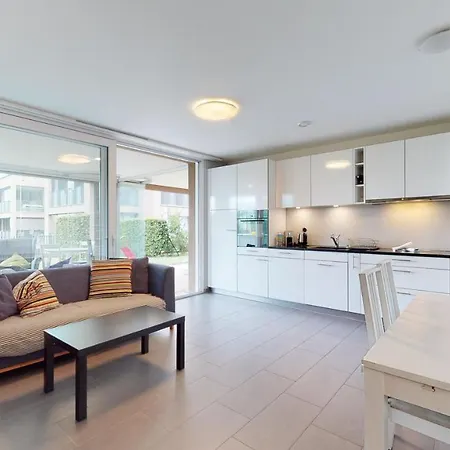 Modern Flat With Beautiful Outdoor Space *